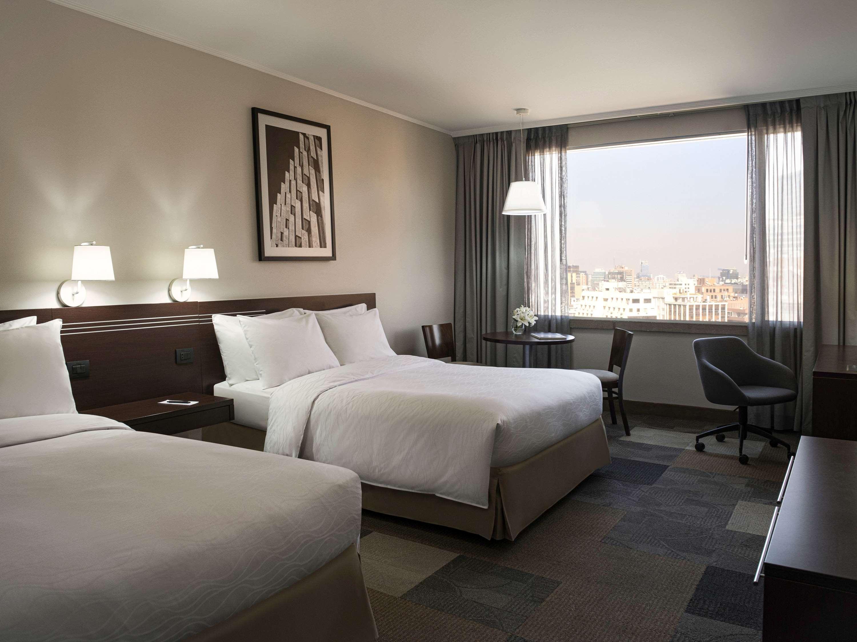 Pullman Santiago El Bosque Hotel Luaran gambar A guest room at the Hilton San Francisco